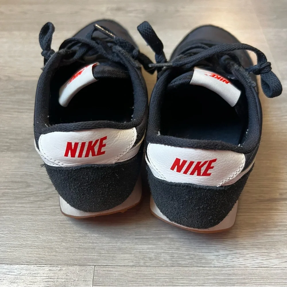Nike DayBreak Black and White Sneaker